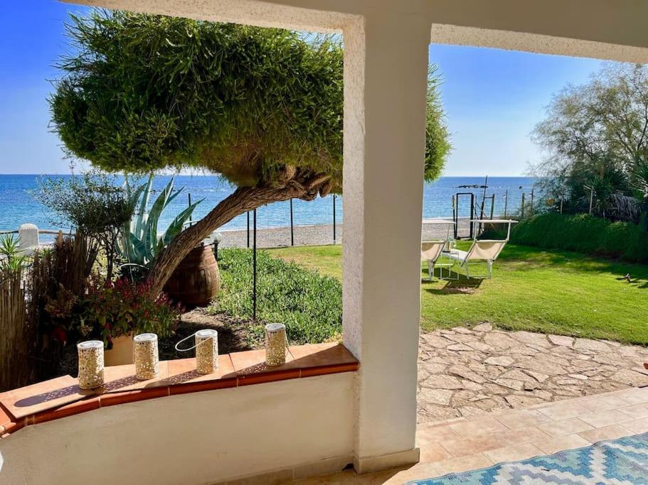 Paradise Beachfront Villa, Porto Columbu, Sardinia Porto Columbu - Perd'E Sali Exterior photo