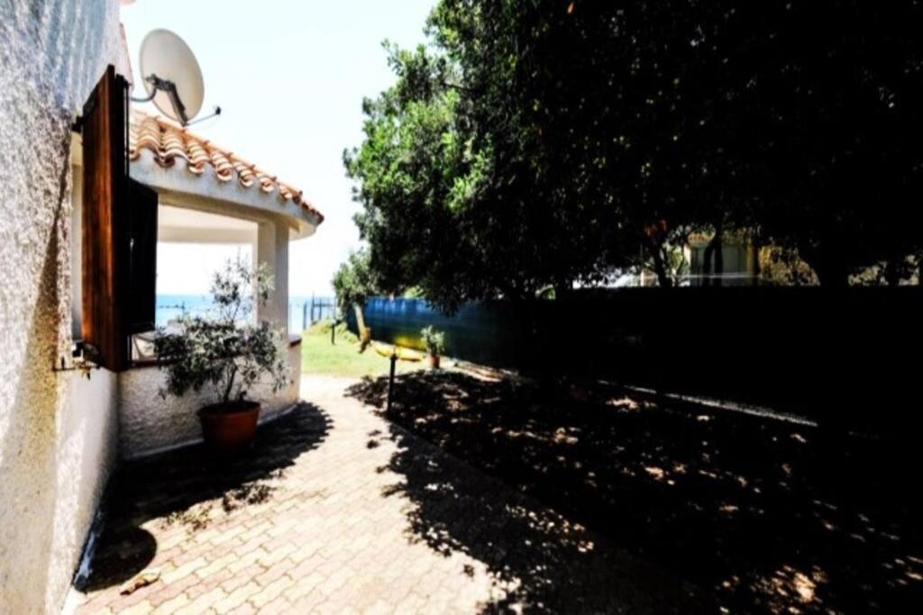 Paradise Beachfront Villa, Porto Columbu, Sardinia Porto Columbu - Perd'E Sali Exterior photo